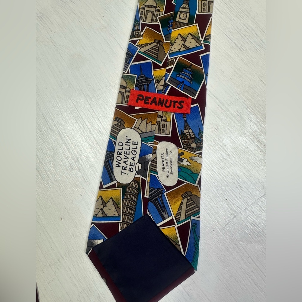 Vintage Peanuts Snoopy World Traveler Silk Tie USA Novelty Travel Landmarks - Picture 3 of 8